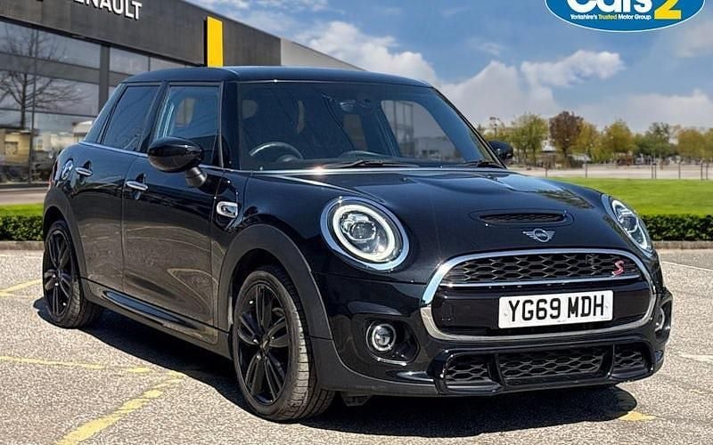 Usado Mini Cooper S Sport 192 HP (141 kW) 2020 Preto Citadino
