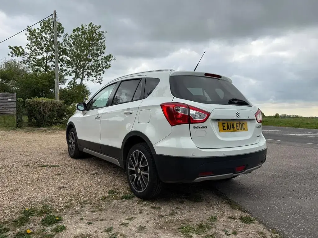 Used Suzuki SX4 S-Cross SZ5 120 HP (88 kW) 2014 White Hatchback