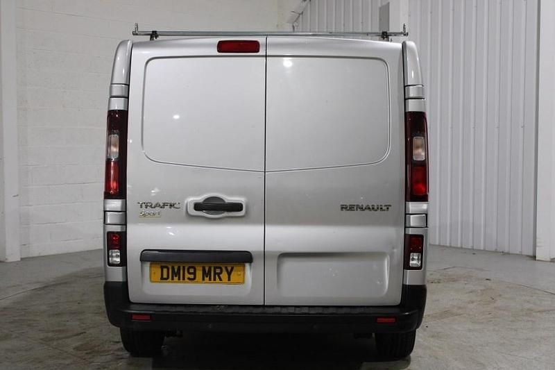 Used Renault Trafic 2019 Silver MPV