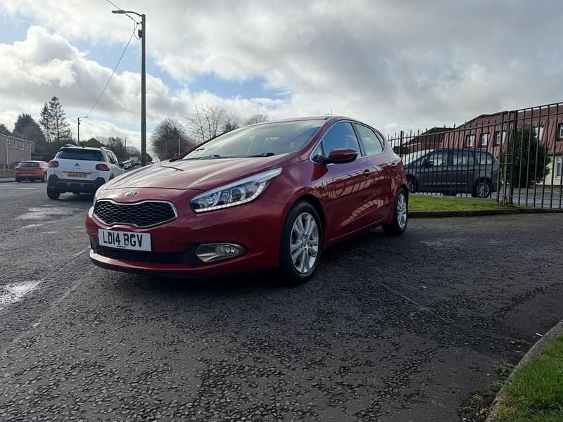 Używany Kia Ceed 2014 Czerwony Hatchback