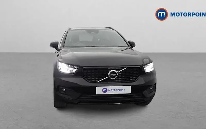 Usado Volvo XC40 R-Design 163 HP (119 kW) 2021 Preto SUV