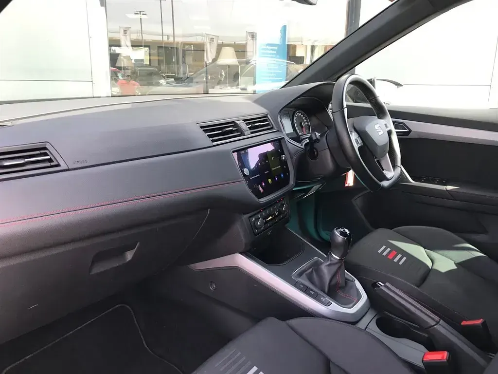 Używany Seat Arona FR 110 KM (80 kW) 2021 Szary SUV