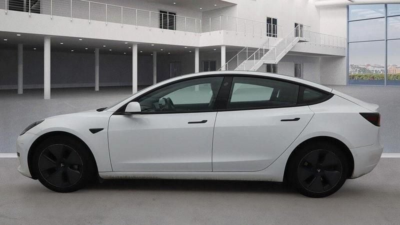 White Used 2021 Tesla Model 3 Standard Range Sedan | £14,990 (Fair price) - Image 1/2