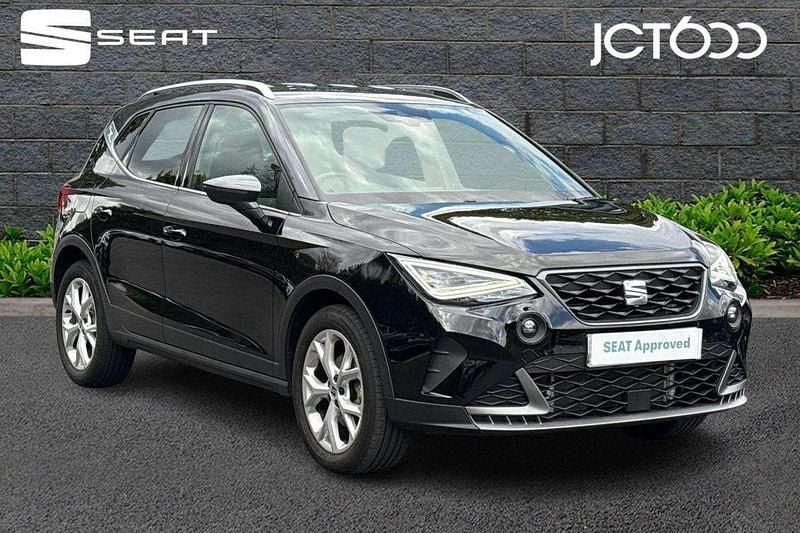 Black Used 2025 Seat Arona FR SUV | £18,310 (A bit pricey) - Image 1/4