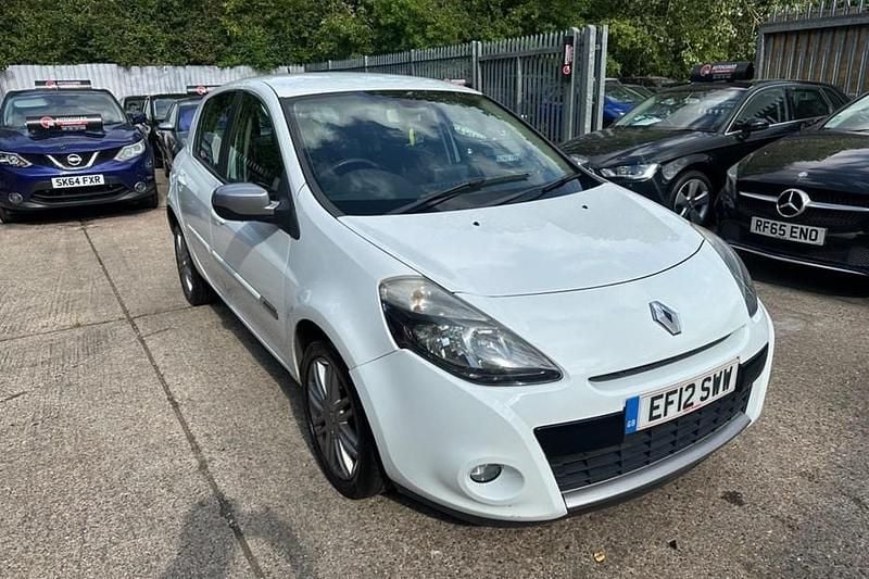White Used 2012 Renault Clio IV Dynamique Hatchback | £1,500 (Good price) - Image 1/1