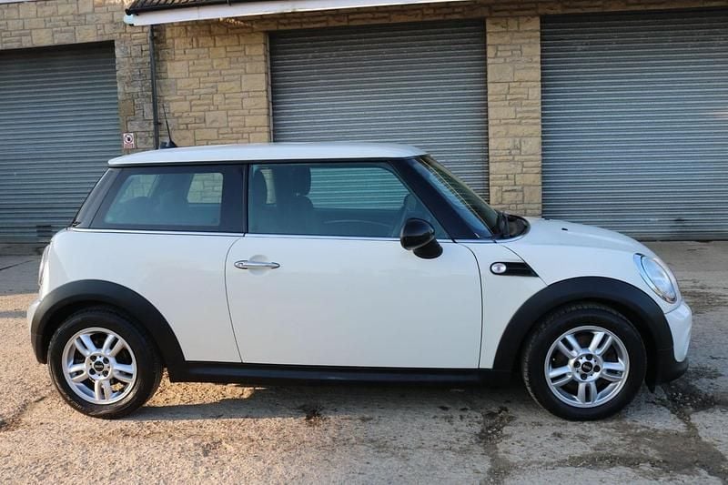 Used Mini ONE Hatch 2011 White Hatchback