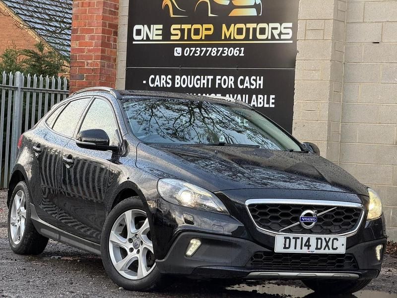 Black Used 2014 Volvo V40 Hatchback | £4,995 (Good price) - Image 1/4