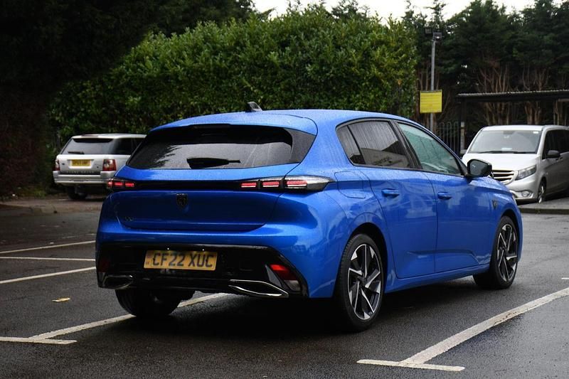 Used Peugeot 308 Allure Premium 129 HP (94 kW) 2022 Blue Hatchback