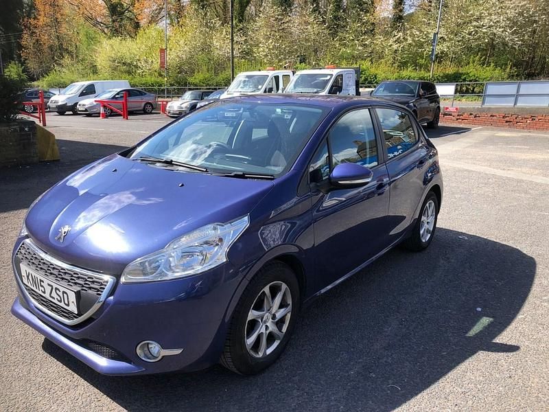 Used Peugeot 208 Active 68 HP (50 kW) 2015 Blue Hatchback