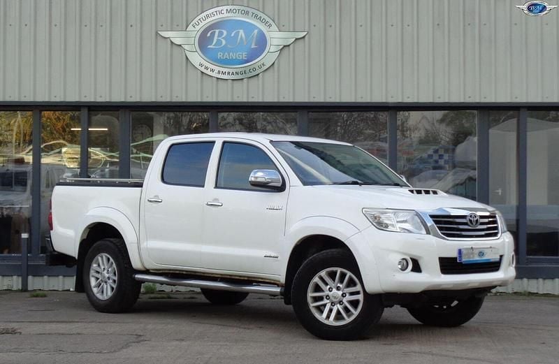 White Used 2015 Toyota HiLux Pickup | £7,000 (Super price) - Image 1/4