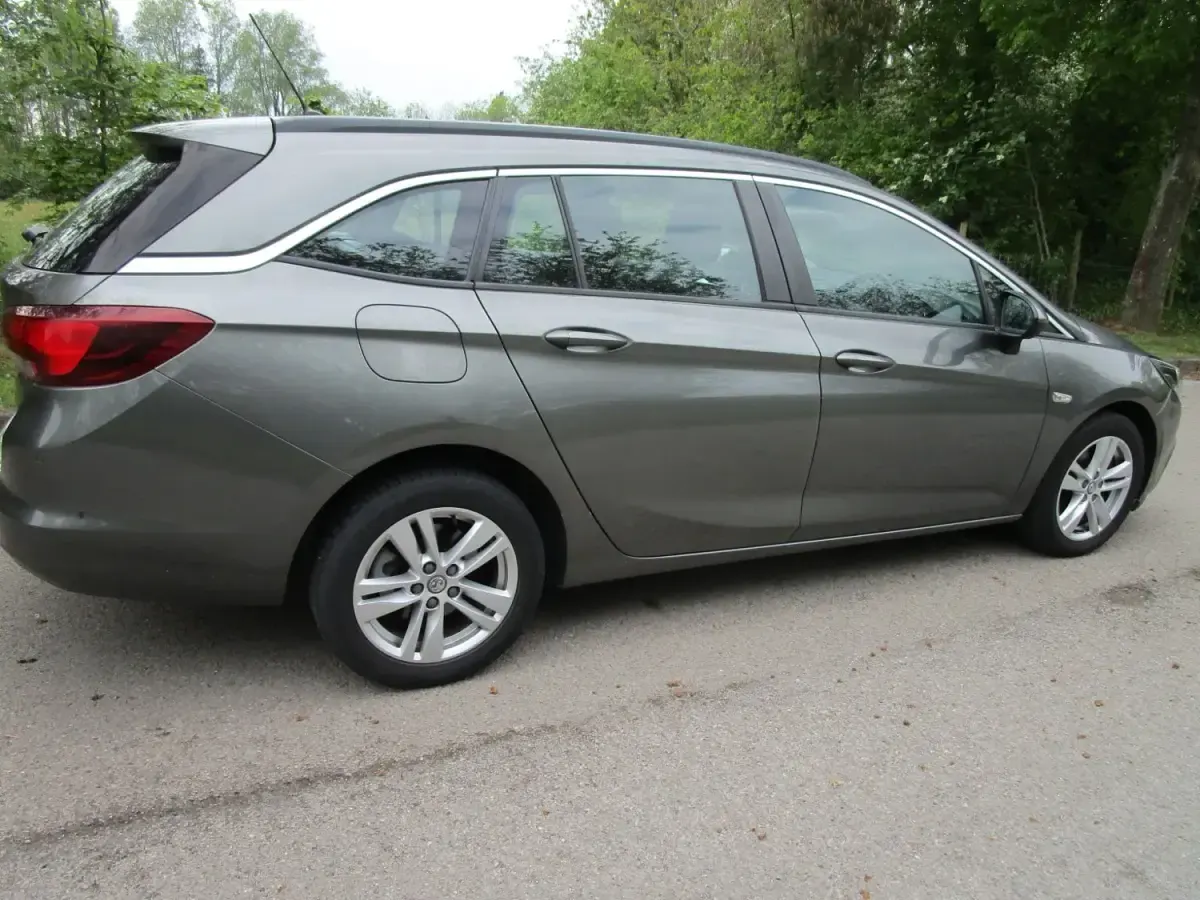 Używany Vauxhall Astra Design Edition 136 KM (100 kW) 2017 Szary Kombi