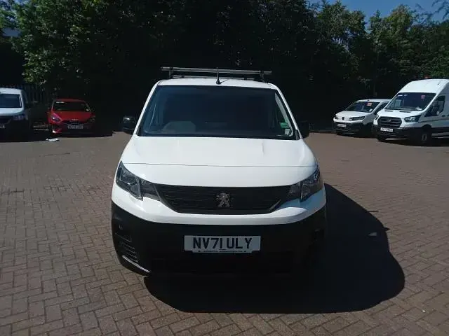 Used Peugeot Partner Premium 2022 White MPV
