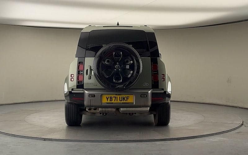 Used Land Rover Defender SE Dynamic 300 HP (220 kW) 2023 SUV