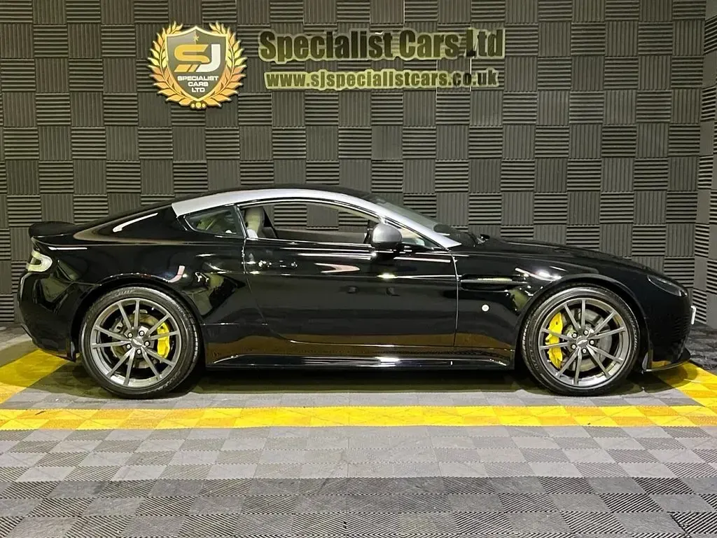 Used Aston Martin V8 Vantage 430 HP (316 kW) 2015 Black Coupe
