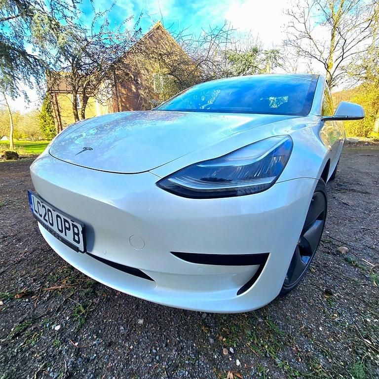 Używany Tesla Model 3 Standard Range Plus 366 kW (498 KM) 2020 Sedan/Limuzyna