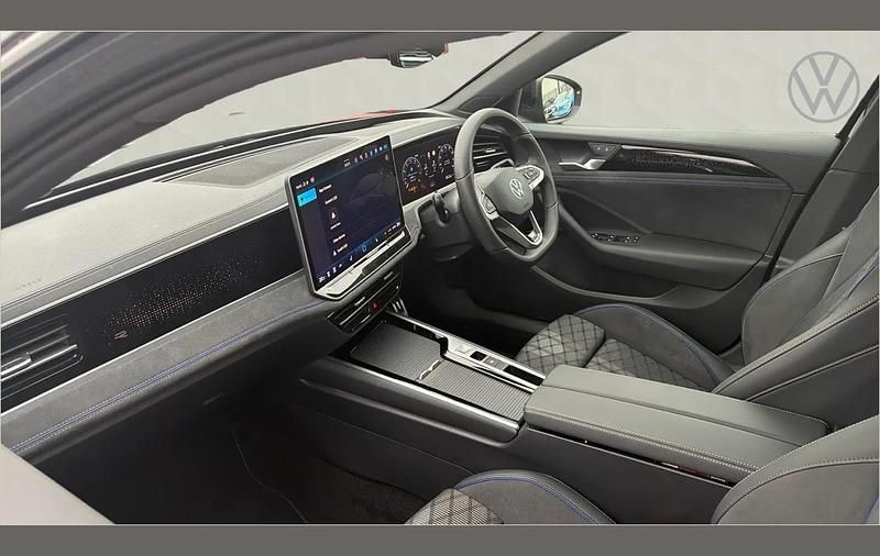 Used VW Passat R-line 200 HP (147 kW) 2025 Black Estate