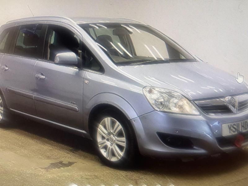 Second-hand Vauxhall Zafira Elite 110 CP (80 kW) 2011 Argintiu Monovolum