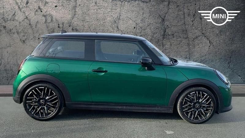 Usado Mini Cooper Hatch 113 kW (154 HP) 2025 Verde Citadino