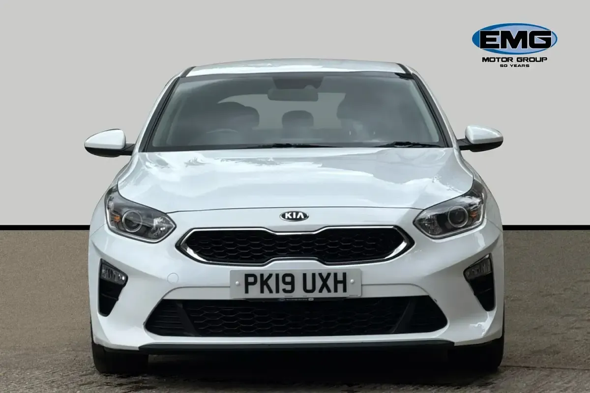 Käytetty Kia Ceed 118 HP (86 kW) 2019 Valkoinen Viistoperä