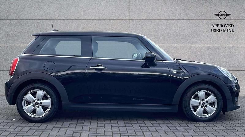 Used Mini Cooper Classic 134 HP (98 kW) 2020 Black Hatchback