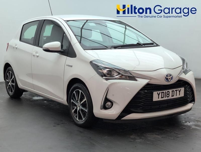 White Used 2018 Toyota Yaris Hybrid Hatchback | £11,650 (Good price) - Image 1/4