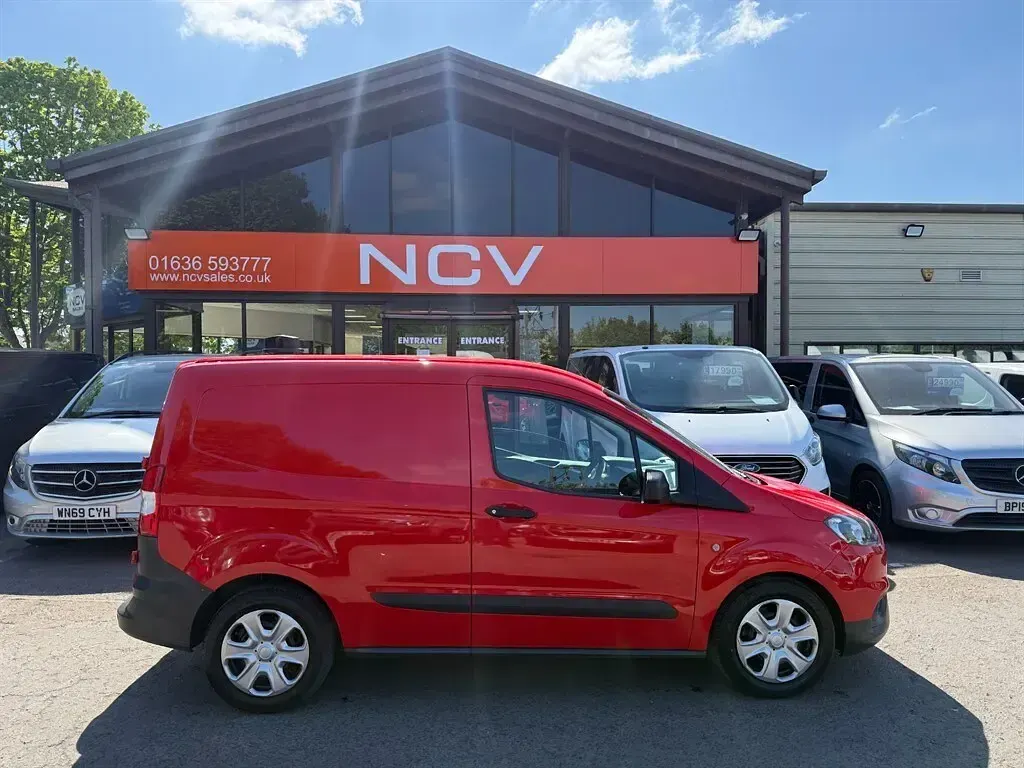 Used Ford Transit Courier Trend 100 HP (73 kW) 2022 Red Van