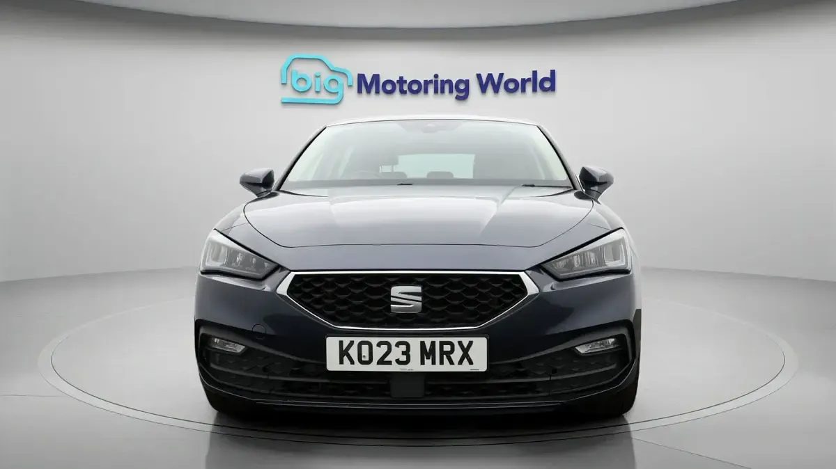 Used Seat Leon SE Dynamic 131 HP (96 kW) 2023 Grey Hatchback