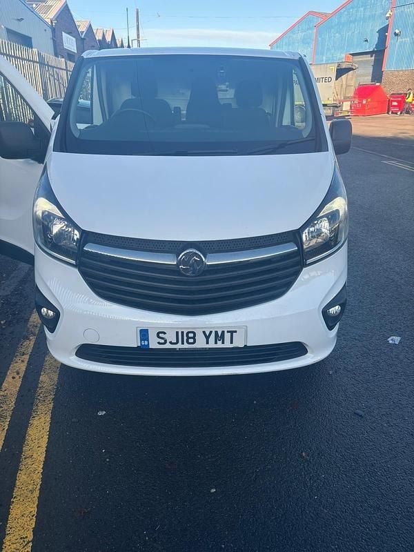 Used Vauxhall Vivaro Sportive 120 HP (88 kW) 2018 White MPV