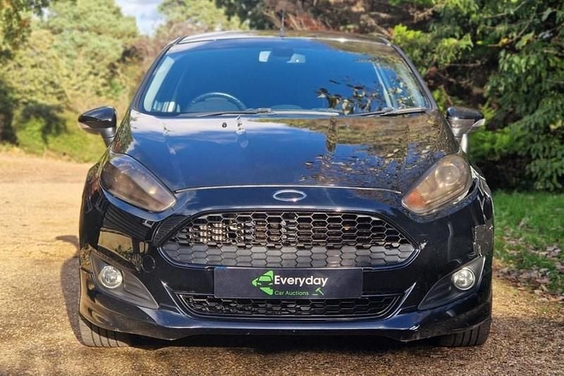 Black Used 2013 Ford Fiesta Titanium Hatchback | £999 (Good price) - Image 1/1