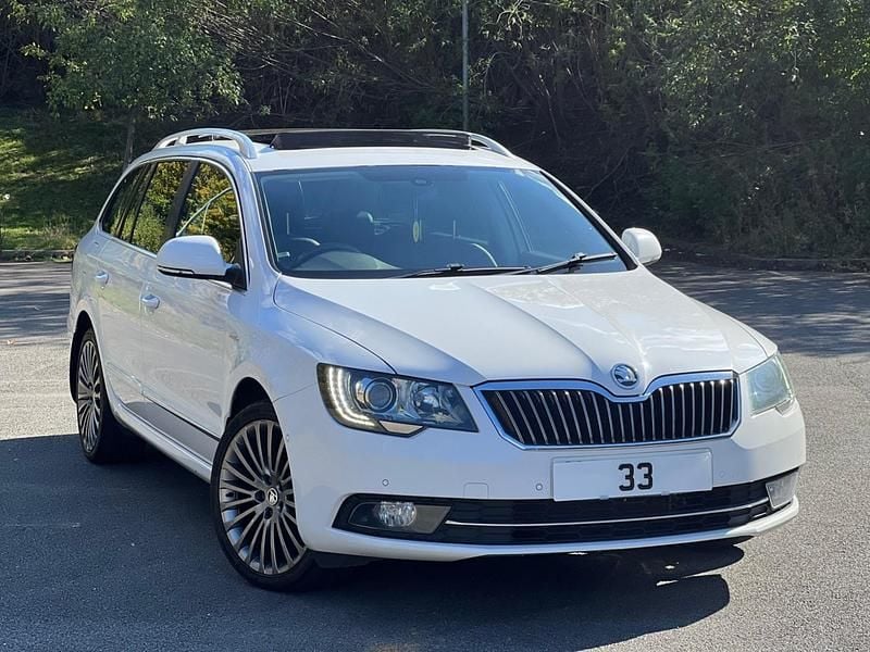 White Used 2014 Skoda Superb Elegance Estate | £5,995 (A bit pricey) - Image 1/4