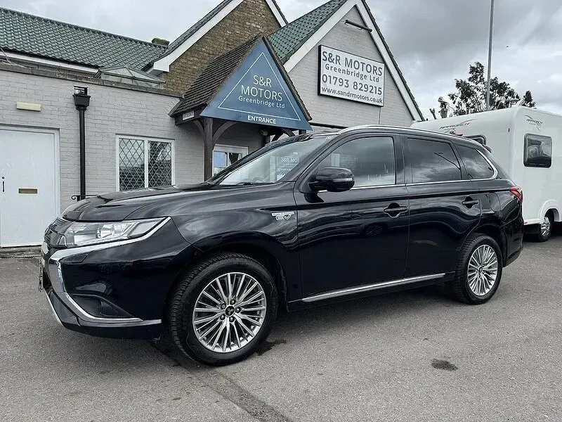 Used Mitsubishi Outlander P-HEV 2019 Black Estate