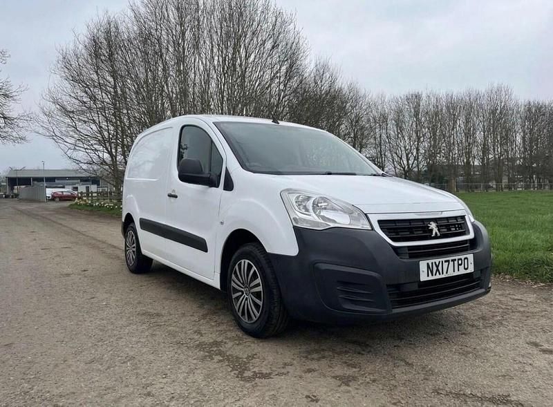 Begagnad Peugeot Partner 98 HK (72 kW) 2017 Vit