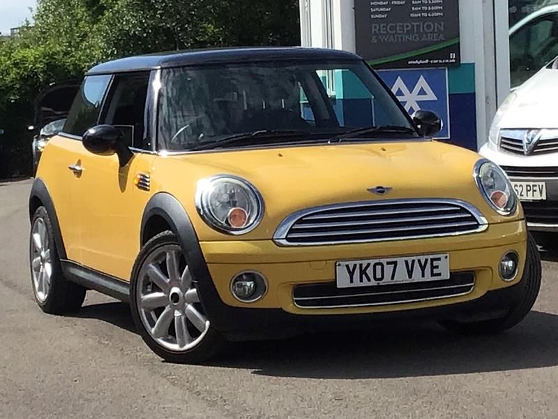 Used Mini Cooper Hatch 120 HP (88 kW) 2007 Yellow Hatchback