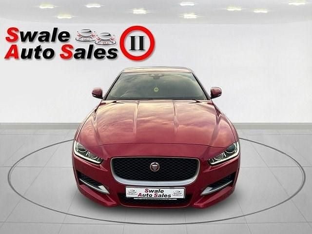 Used Jaguar XE R-Sport 180 HP (132 kW) 2017 Red Sedan