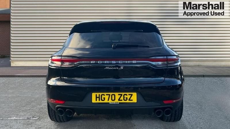Used Porsche Macan 354 HP (260 kW) 2020 Jet black metallic SUV