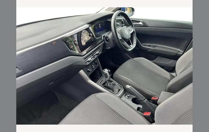 Used VW Polo Life 95 HP (69 kW) 2024 Blue Hatchback