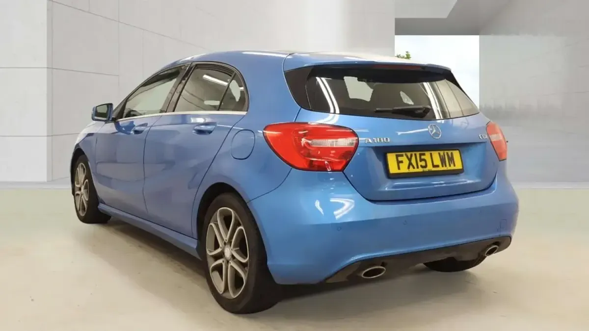 Used Mercedes A180 109 HP (80 kW) 2015 Blue Hatchback