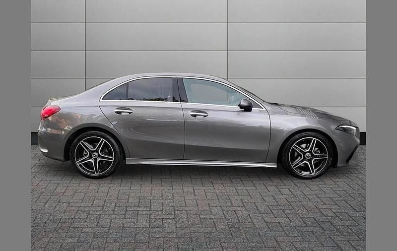 Używany Mercedes A200 Executive 161 KM (118 kW) 2025 Szary Sedan/Limuzyna