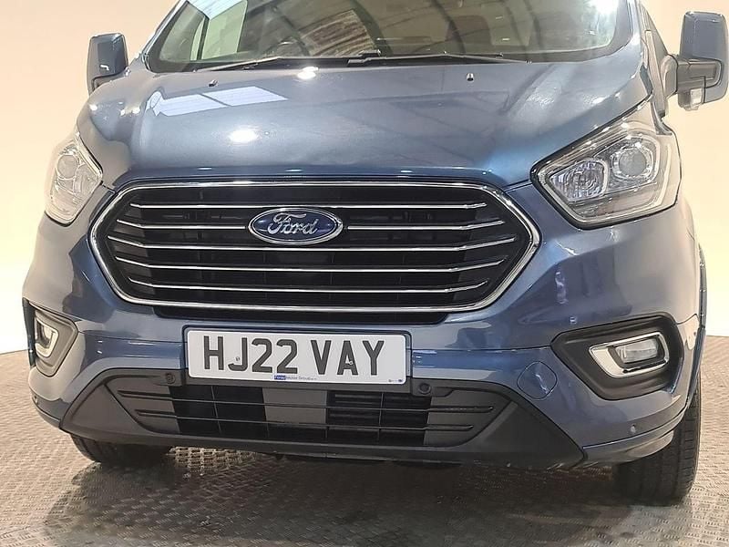 Used Ford Tourneo Custom Titanium 130 HP (95 kW) 2022 Blue Van