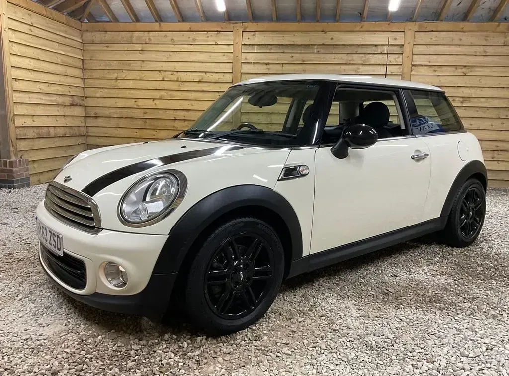 Used Mini ONE Hatch 98 HP (72 kW) 2014 White Hatchback