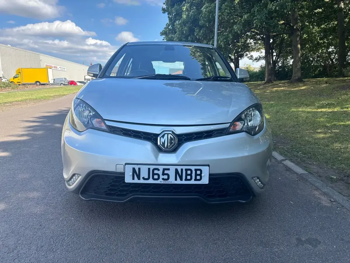Used MG MG3 106 HP (77 kW) 2016 Silver Hatchback