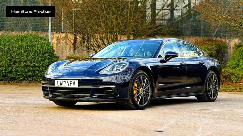 Used Porsche Panamera 440 HP (323 kW) 2017 Blue Hatchback
