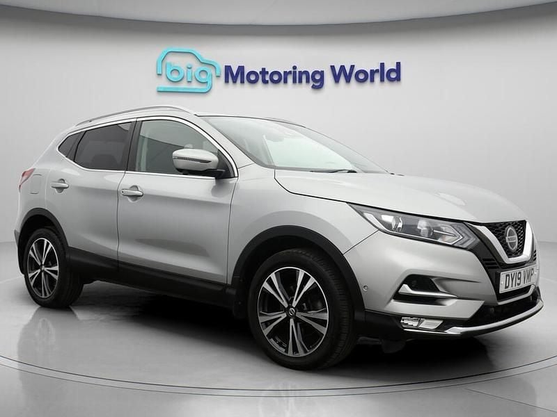 Silver Used 2019 Nissan Qashqai N-Connecta SUV | £13,000 (Good price) - Image 1/4
