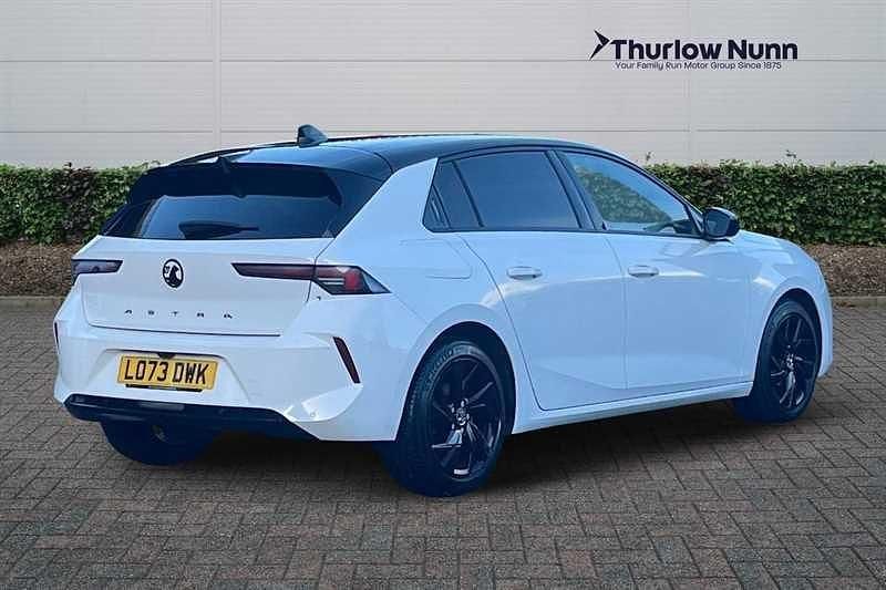 Used Vauxhall Astra 130 HP (95 kW) 2023 White Hatchback