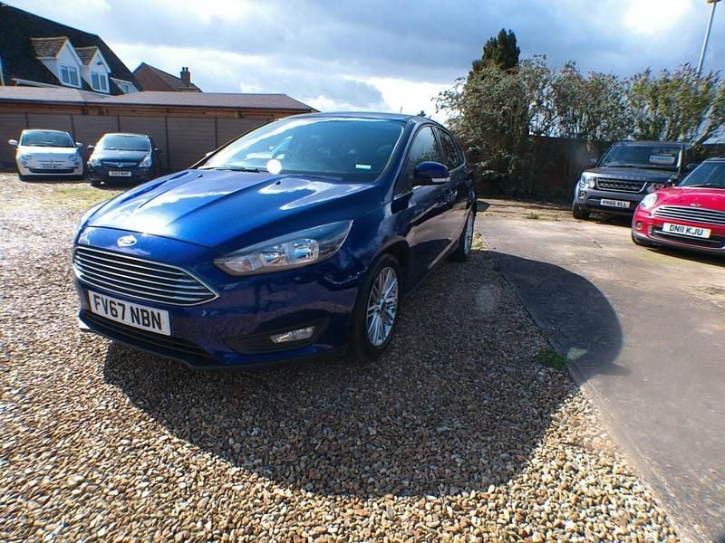 Used Ford Focus Zetec 125 HP (91 kW) 2018 Blue Hatchback