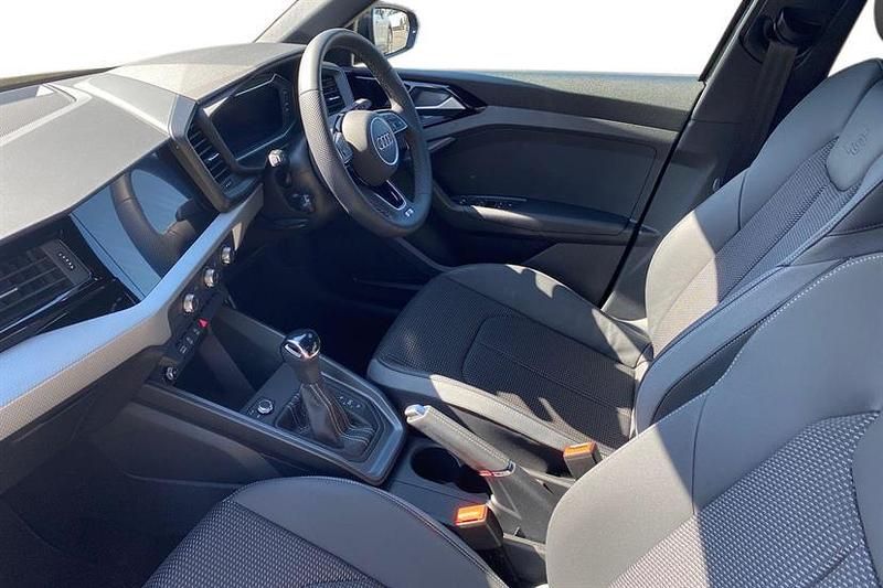 Usado Audi A1 S-Line 116 CV (85 kW) 2025 Negro SUV