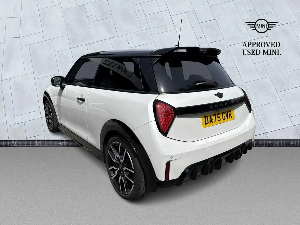 Used Mini Cooper S Hatch 201 HP (147 kW) 2025 White Hatchback