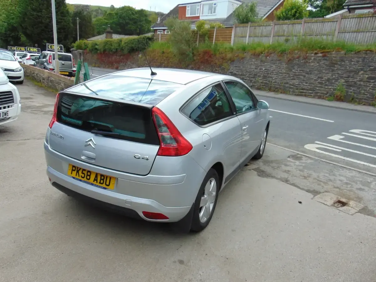 Used Citroën C4 VTR Sport 110 HP (80 kW) 2009 Silver Coupe