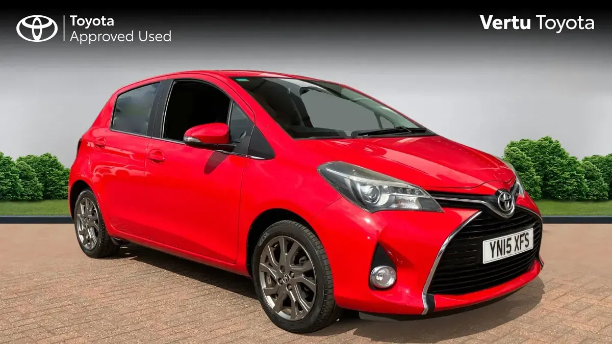 Used Toyota Yaris 99 HP (72 kW) 2015 Hatchback