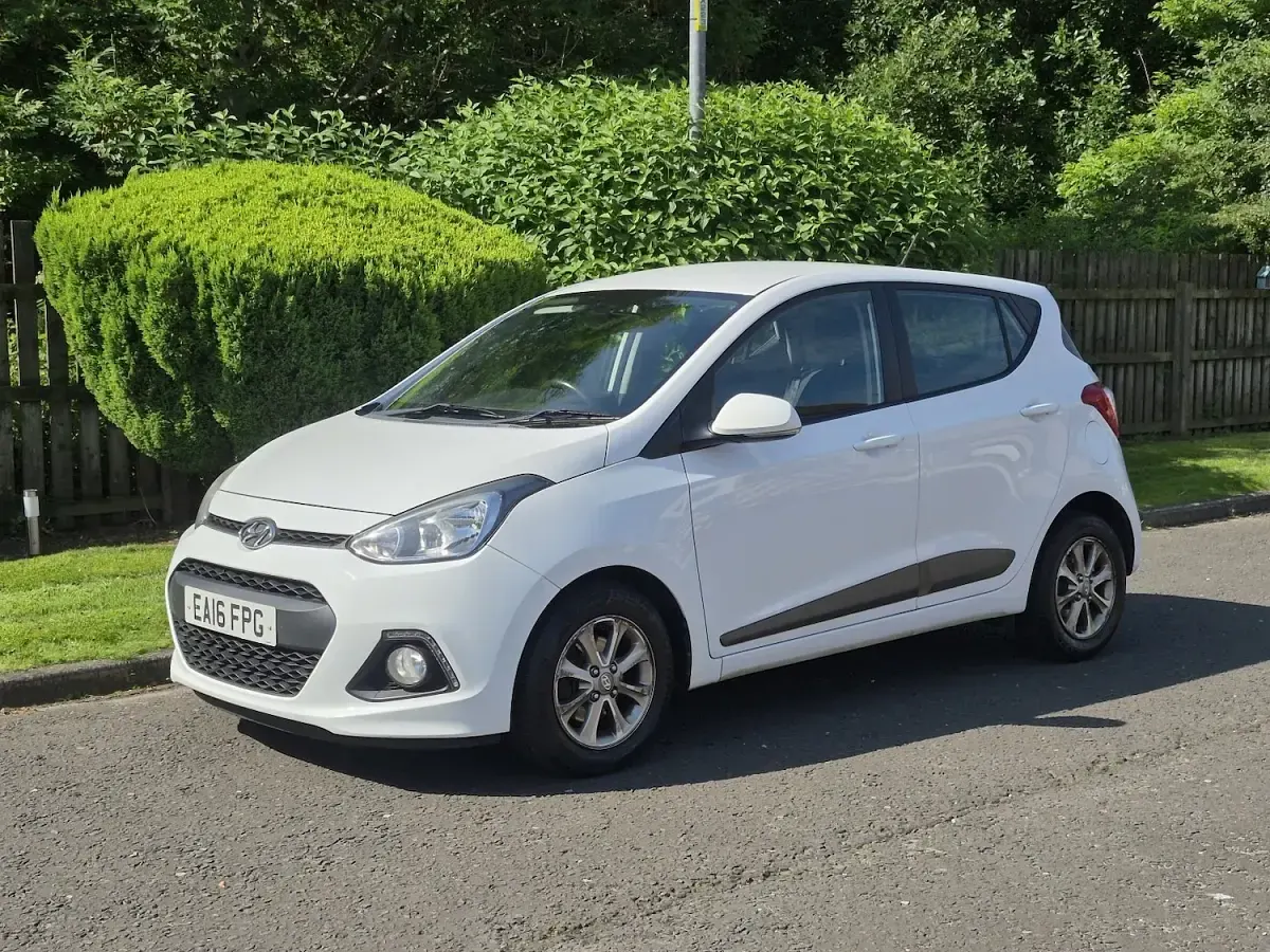 Used Hyundai i10 Premium 87 HP (63 kW) 2016 Hatchback